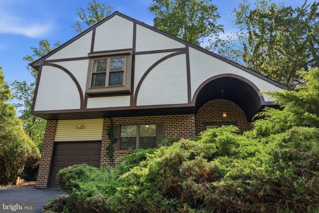 718 BRIDGEVIEW RD, Feasterville Trevose, PA 19053