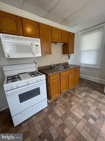 400-404 E MAIN ST, Norristown, PA 19401