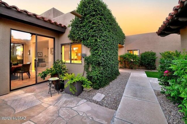 5819 N Bright Star Drive, Tucson, AZ 85718