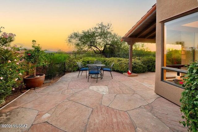 5819 N Bright Star Drive, Tucson, AZ 85718