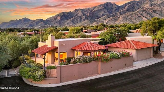 5819 N Bright Star Drive, Tucson, AZ 85718