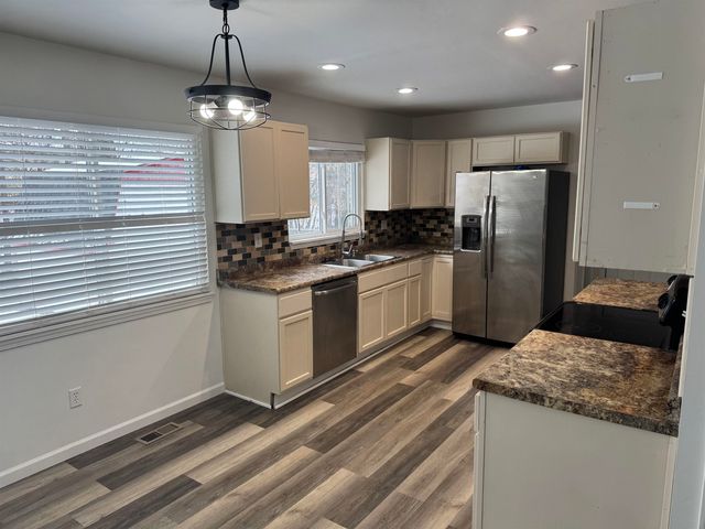 5270 Mill Wheel Drive, Grand Blanc, MI 48439