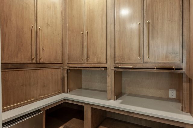 1205 Sequoya Trl, Columbia, TN 38401