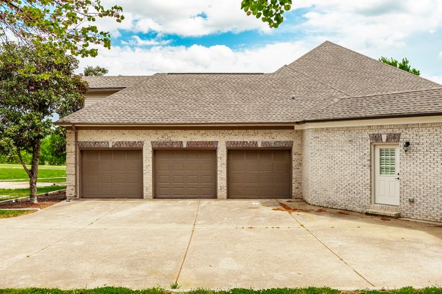 1205 Sequoya Trl, Columbia, TN 38401