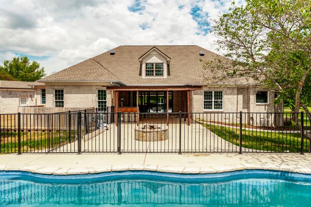 1205 Sequoya Trl, Columbia, TN 38401