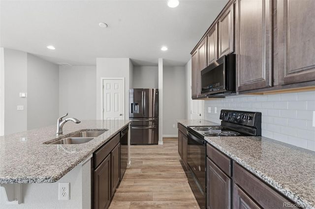 9384 Crosshaven View, Colorado Springs, CO 80927