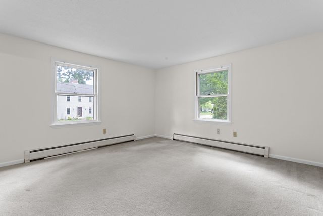 10 Colonial Circle, Hampton, NH 03842