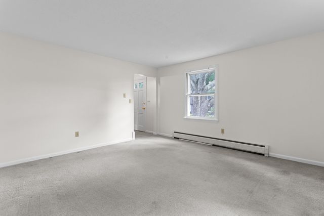 10 Colonial Circle, Hampton, NH 03842