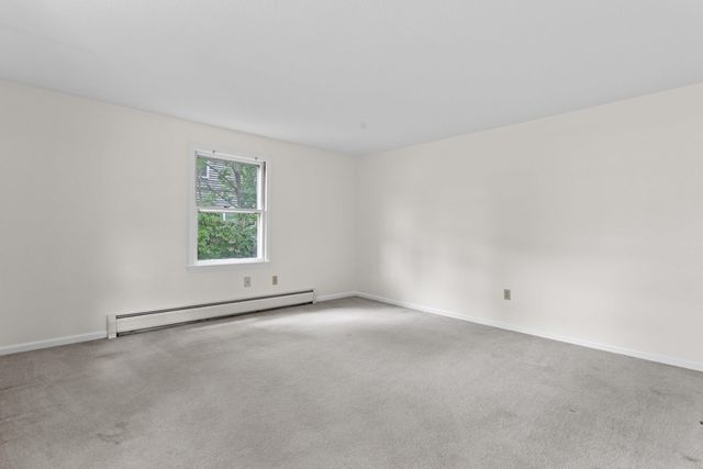 10 Colonial Circle, Hampton, NH 03842