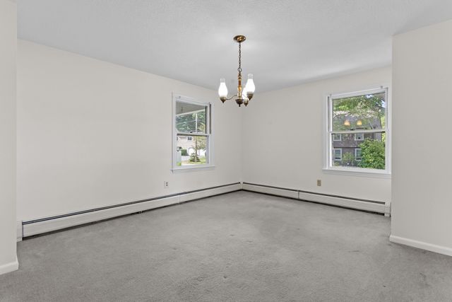 10 Colonial Circle, Hampton, NH 03842
