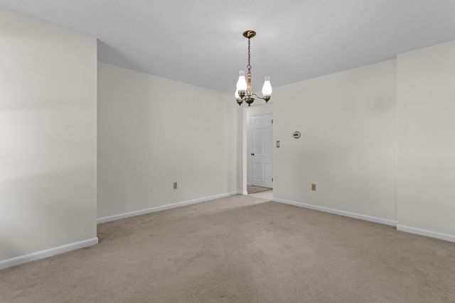 10 Colonial Circle, Hampton, NH 03842