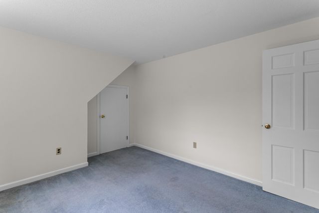 10 Colonial Circle, Hampton, NH 03842