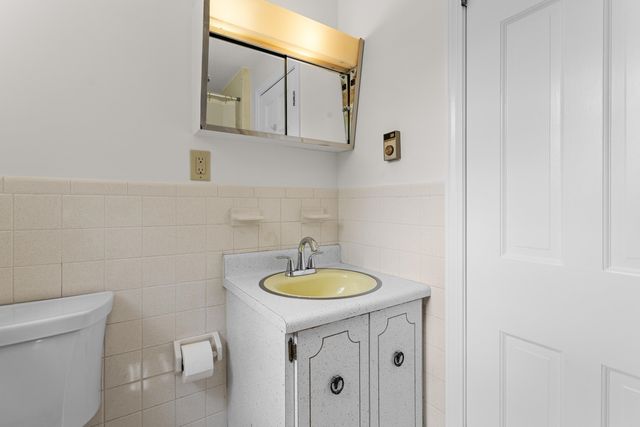10 Colonial Circle, Hampton, NH 03842