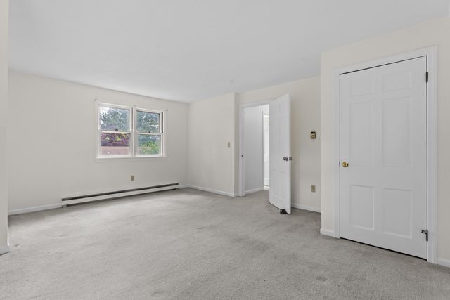 10 Colonial Circle, Hampton, NH 03842