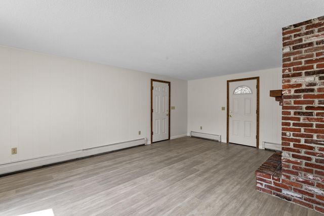 10 Colonial Circle, Hampton, NH 03842