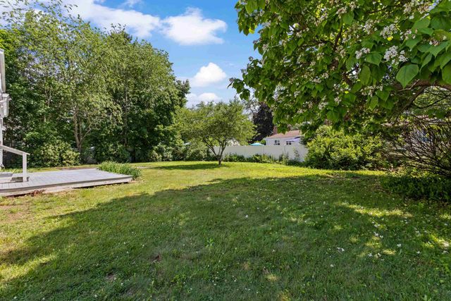 10 Colonial Circle, Hampton, NH 03842
