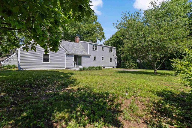 10 Colonial Circle, Hampton, NH 03842
