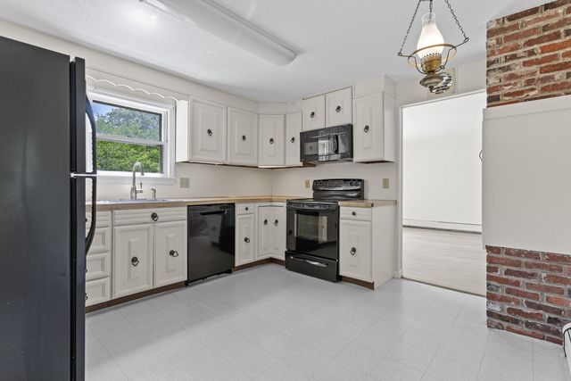 10 Colonial Circle, Hampton, NH 03842