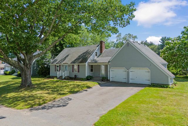 10 Colonial Circle, Hampton, NH 03842