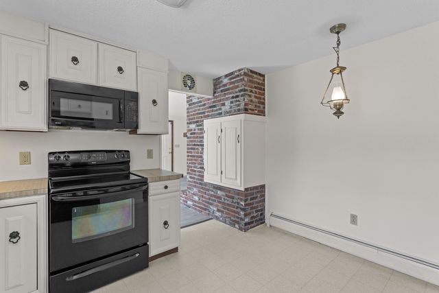 10 Colonial Circle, Hampton, NH 03842