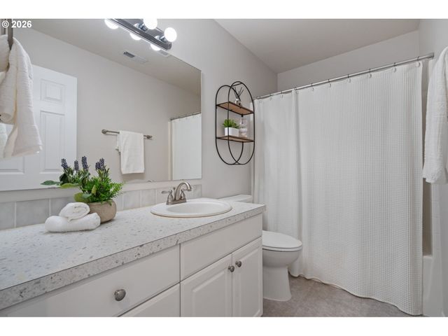 17700 Ne 28TH St, Vancouver, WA 98682