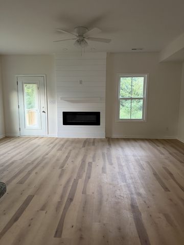 811 Gracey Ave, Clarksville, TN 37040
