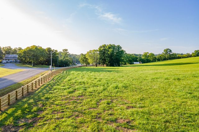 0 Santa Fe Pike, Columbia, TN 38401