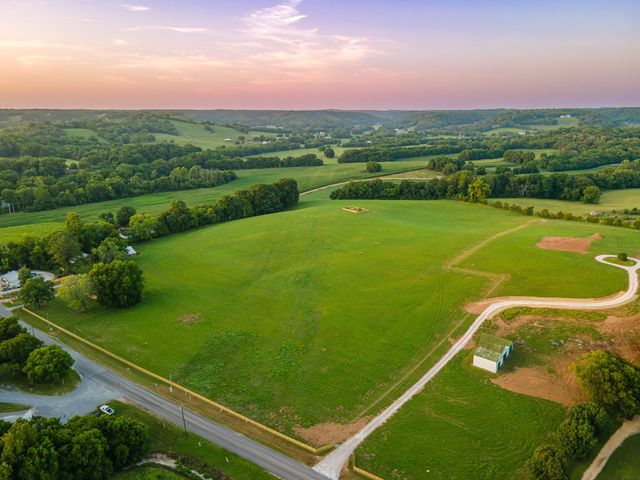 0 Santa Fe Pike, Columbia, TN 38401