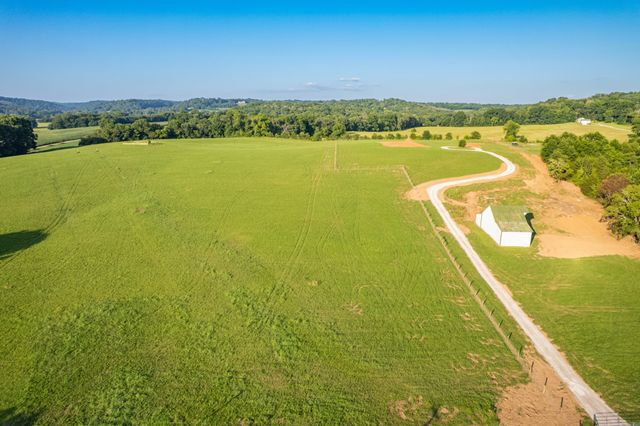 0 Santa Fe Pike, Columbia, TN 38401