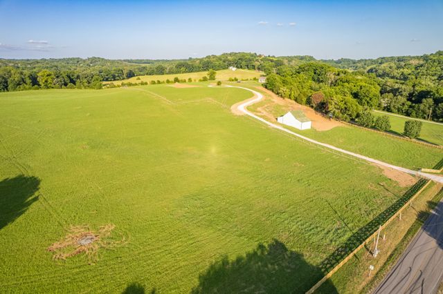 0 Santa Fe Pike, Columbia, TN 38401