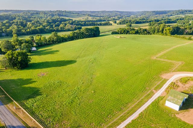 0 Santa Fe Pike, Columbia, TN 38401