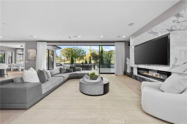 51 Thrush, Irvine, CA 92618