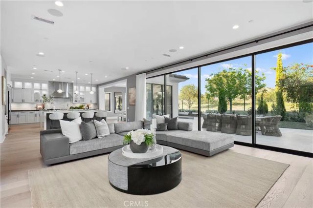 51 Thrush, Irvine, CA 92618