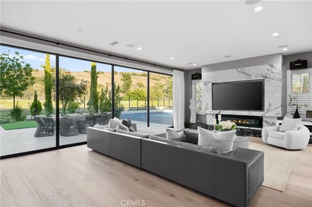 51 Thrush, Irvine, CA 92618