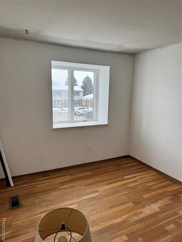 20102 Great Oak Circle S 174, Clinton Township, MI 48036