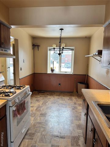 20102 Great Oak Circle S 174, Clinton Township, MI 48036