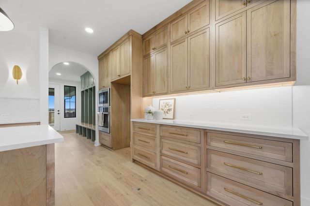 16775 W Hickory Ct, Goddard, KS 67052