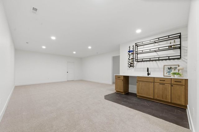 16775 W Hickory Ct, Goddard, KS 67052