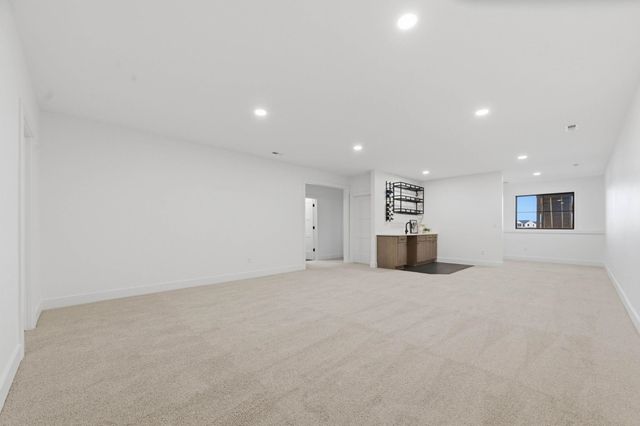 16775 W Hickory Ct, Goddard, KS 67052