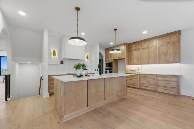 16775 W Hickory Ct, Goddard, KS 67052