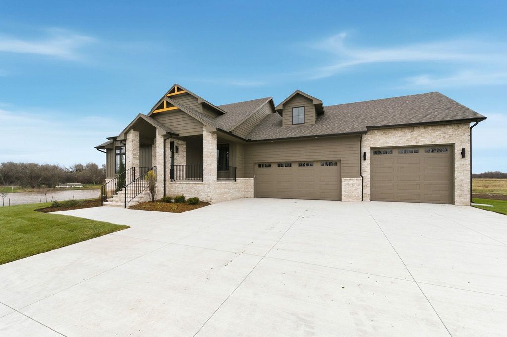 16775 W Hickory Ct, Goddard, KS 67052