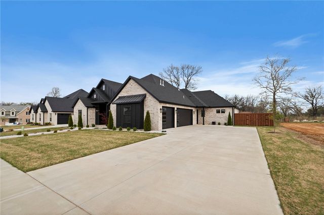 3808 SW Centric Avenue, Bentonville, AR 72713