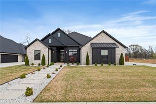 3808 SW Centric Avenue, Bentonville, AR 72713