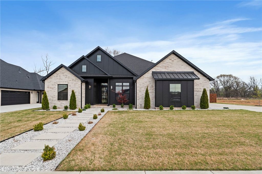 3808 SW Centric Avenue, Bentonville, AR 72713