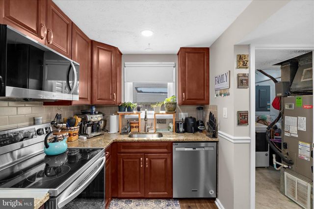 8085 CASTLE ROCK CT, Pasadena, MD 21122