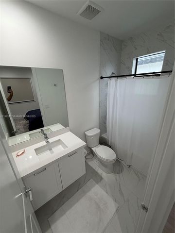 8119 NW 47th Ter, Doral, FL 33166