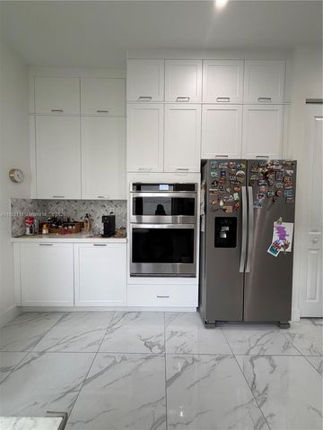 8119 NW 47th Ter, Doral, FL 33166