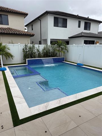 8119 NW 47th Ter, Doral, FL 33166