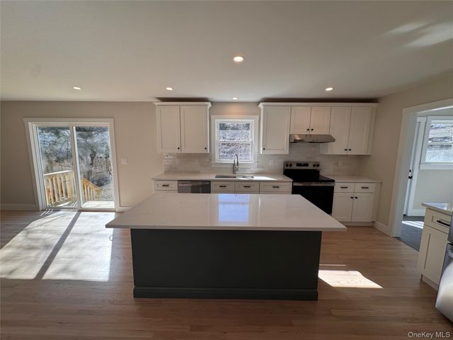 91 17th Street, Wading River, NY 11792