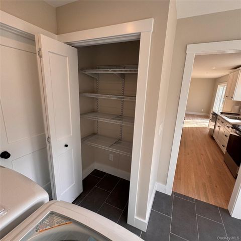 91 17th Street, Wading River, NY 11792